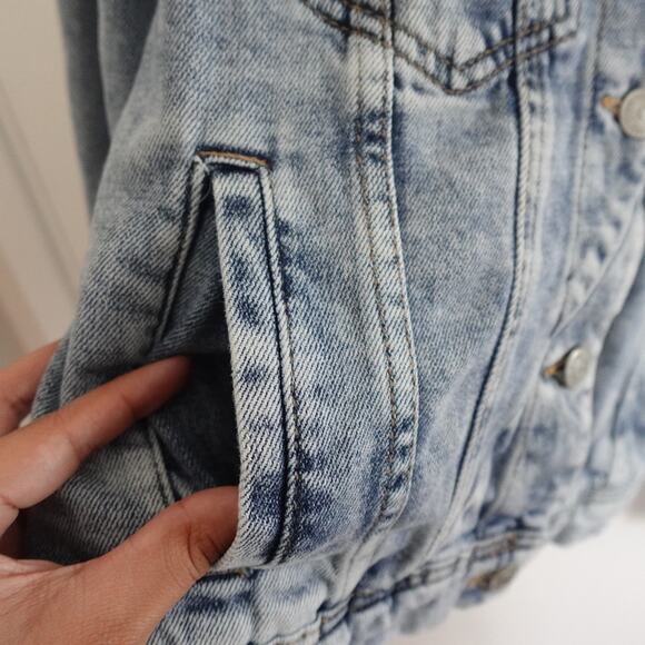 Free People Rumors Denim Jacket Size S Boho Cotton Blend Grunge Light Wash - Picture 10 of 14